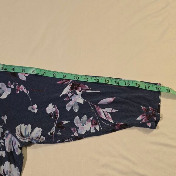 Motherhood Maternity Xl keyhole blue maternity floral top - Picture 7 of 9